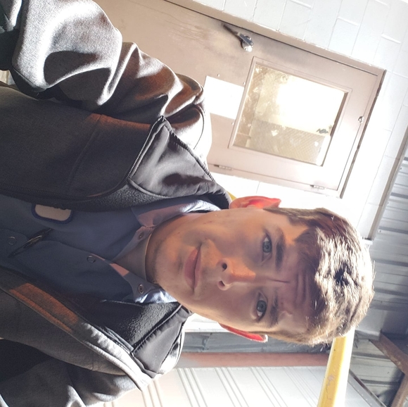 Meet your Posher, Hunter - Picture 1 of 1